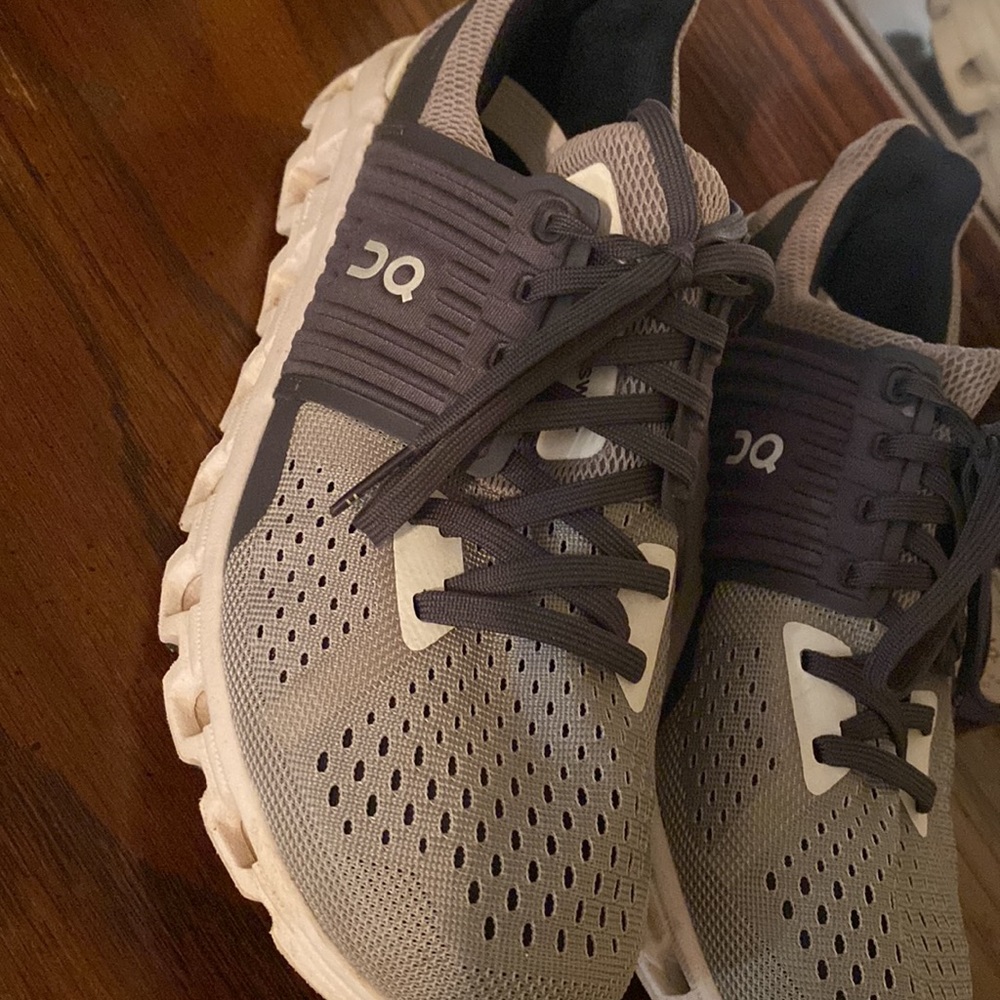 Women’s On Running Cloudswift Size 7